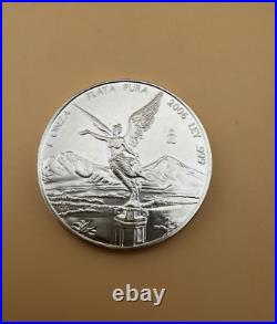 2006 Mexico 1oz. 999 Silver Coin Libertad Key Date Low Mintage with Capsule (C1) 2006 Mexico 1oz. 999 Silver Coin Libertad Key Date Low Mintage with Capsule (C1)